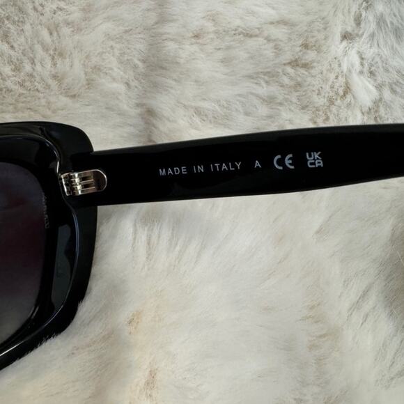 Chanel Pearl Cat Eye CC Sunglasses main image 6